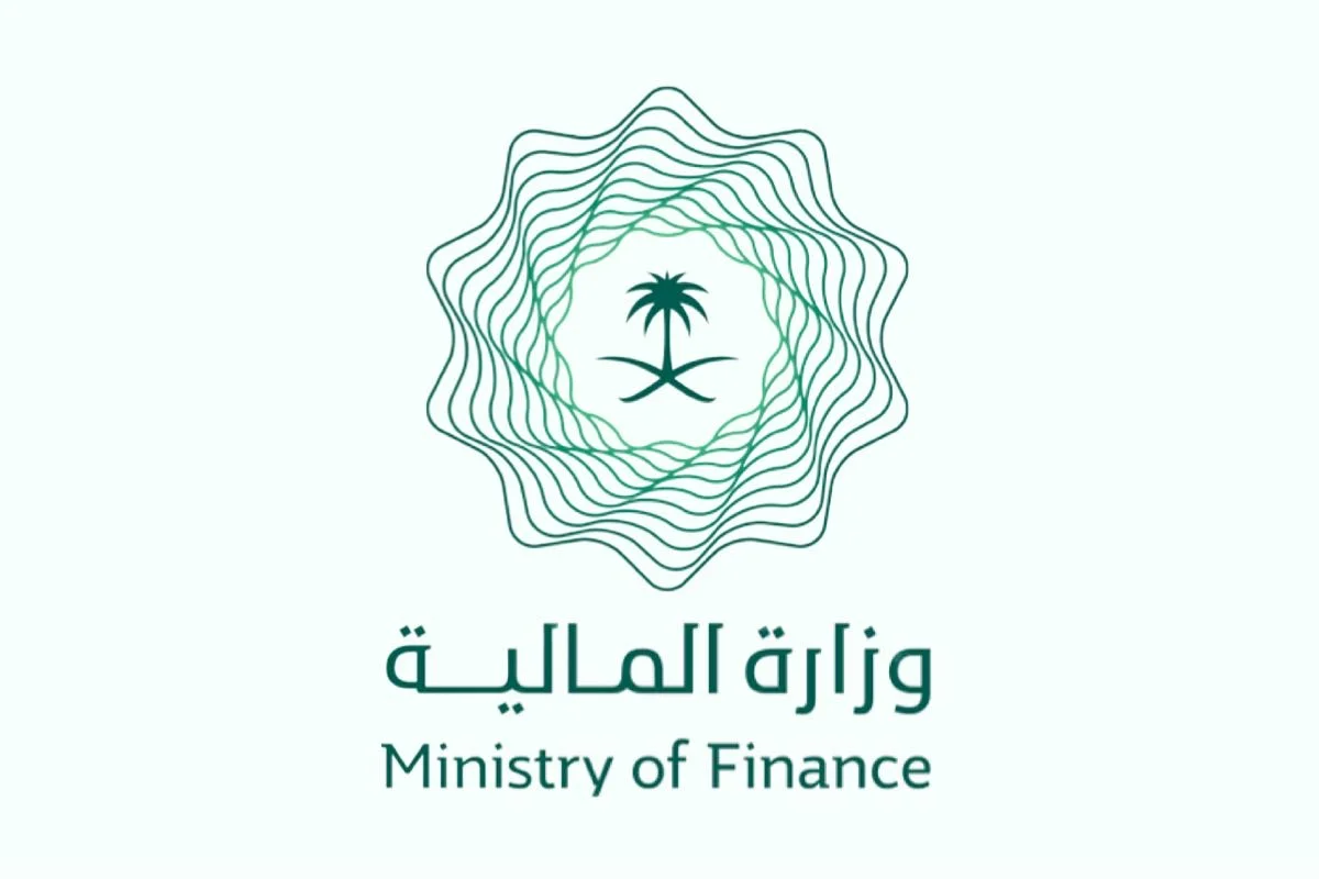 الجهات الحكومية المشمولة بقرار وزارة المالية السعودية بتقديم رواتب الشهر القادم ومواعيد الصرف على من يشملهم القرار