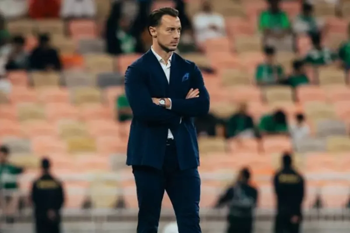 صحف اوربية تكشف عن اقتراب رحيل مدرب اهلي جدة بعد تلقيه عروض من الحلم القديم