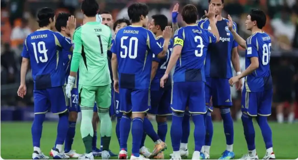 الفيديو الكامل لتساقط لاعبي ماتشيدا الياباني بضربة صاروخية من نجم الأهلي في نهائي آسيا