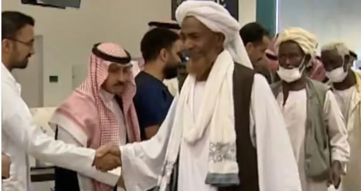 عاجل: هذا ما فعله حجاج السودان فور دخولهم اراضي السعودية