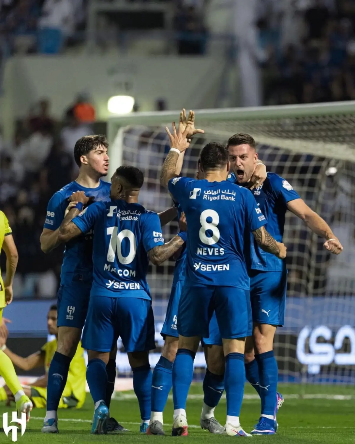 الهلال يحقق ريمونتادا تاريخية في روشن ويسجل رقم قياسي جديد يربك النصر