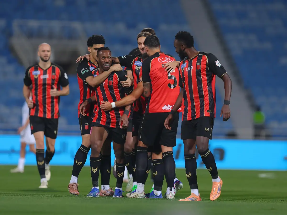 ٢ في القمة و2 في القاع .. نتائج اغرب من الخيال تنقلب خلال ساعات في دوري روشن والهلال هو الضحية