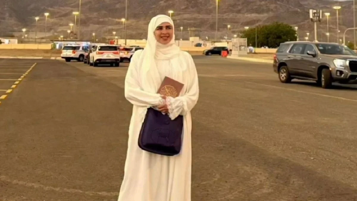 ياسمين عبد العزيز تغادر السعودية بعد كلمات جريئة عن ما حدث معها في موسم الحج