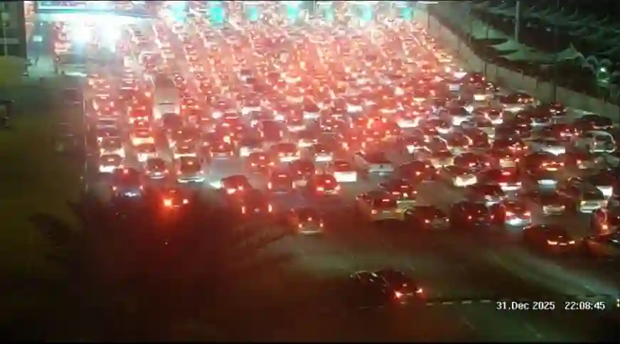 سر البصمة التي سببت الزحام الشديد على جسر الملك فهد بين السعودية والبحرين 