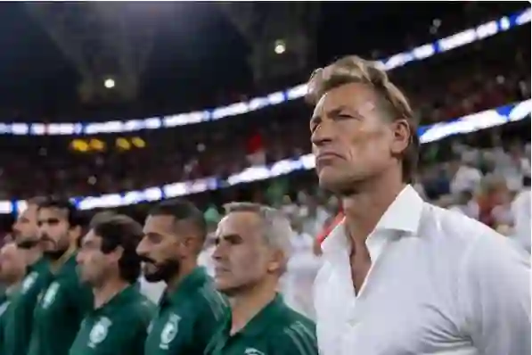 تطورات متسارعة في ملف ابعاد رينارد عن تدريب الاخضر وغانا تحسم القرار عن بعد 