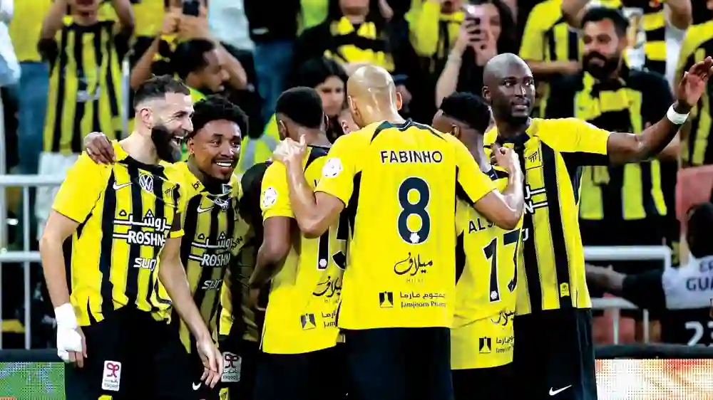 الاتحاد يحسم 3 صفقات نارية لتعويض رحيل كانتي وبنزيما 