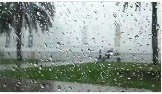 مركز الارصاد يطلب من سكان الرياض البقاء في بيوتهم الليلة وتجنب السير على هذه الطرقات 