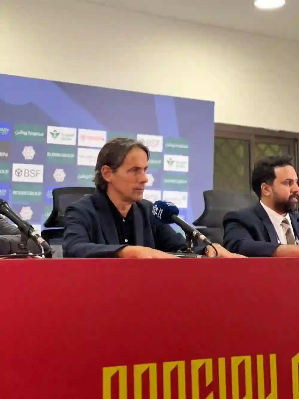 إنزاجي يفاجئ جماهير وإدارة الهلال برأيه في كريم بنزيما 