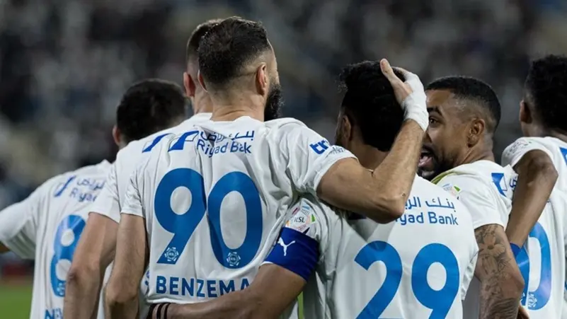 تسريب تفاصيل الفخ الذي نصبه سالم الدوسري ووقع فيه بنزيما بعد انتقاله للهلال 