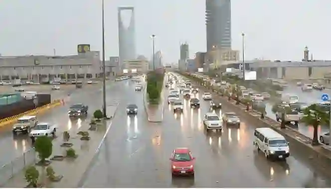 الوطني للأرصاد يحدد مناطق الرياض التي ستشهد الهطولات المطرية وجريان السيول اليوم الأربعاء 