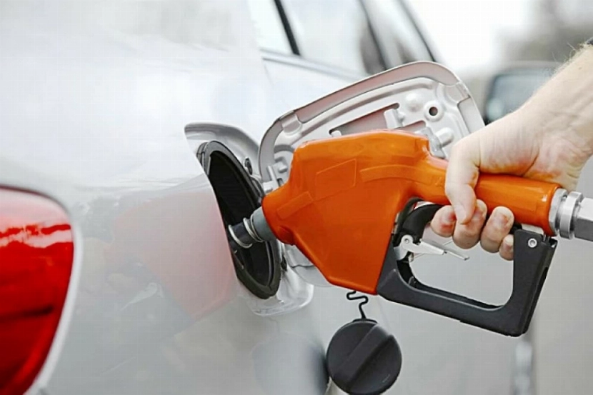 السعودية تصدر قرار غير مسبوق يمنع تعبئة البنزين للسيارات التي تقع في هذه المخالفات 