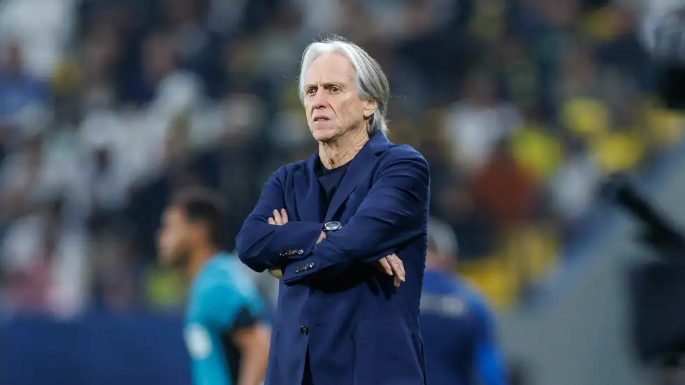 جيسوس يقصي 4 نجوم جدد من التشكيلة الأساسية ورونالدو يبقى وحيداً في الساحة 