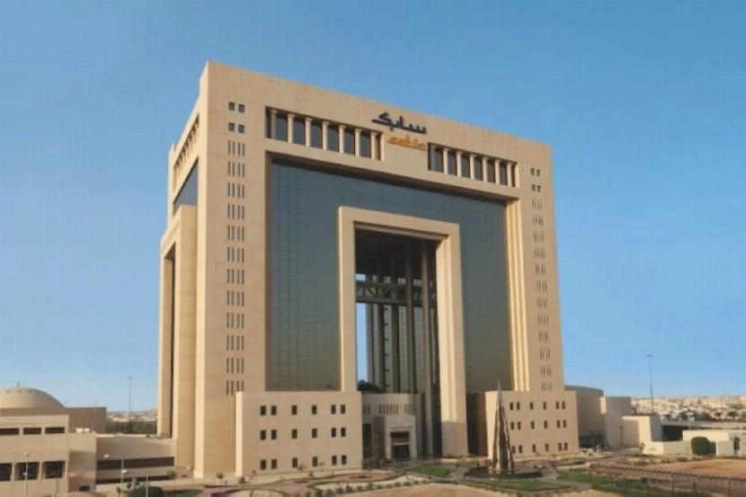 سهم سابك يهوي بنسبة غير مسبوقة في تاريخه ويصل الى قاع لم يلامسه منذ 17 عام