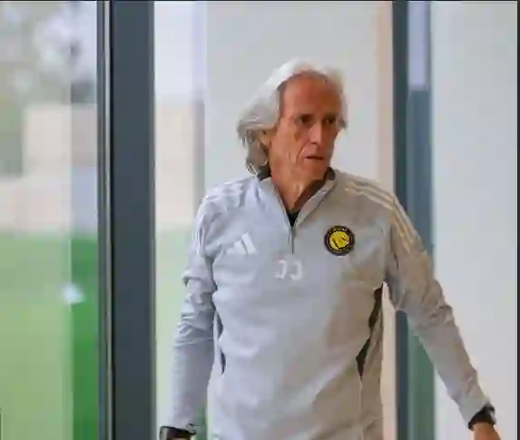 تسريب قرارات غير متوقعة من جيسوس قبل مواجهة الهلال 