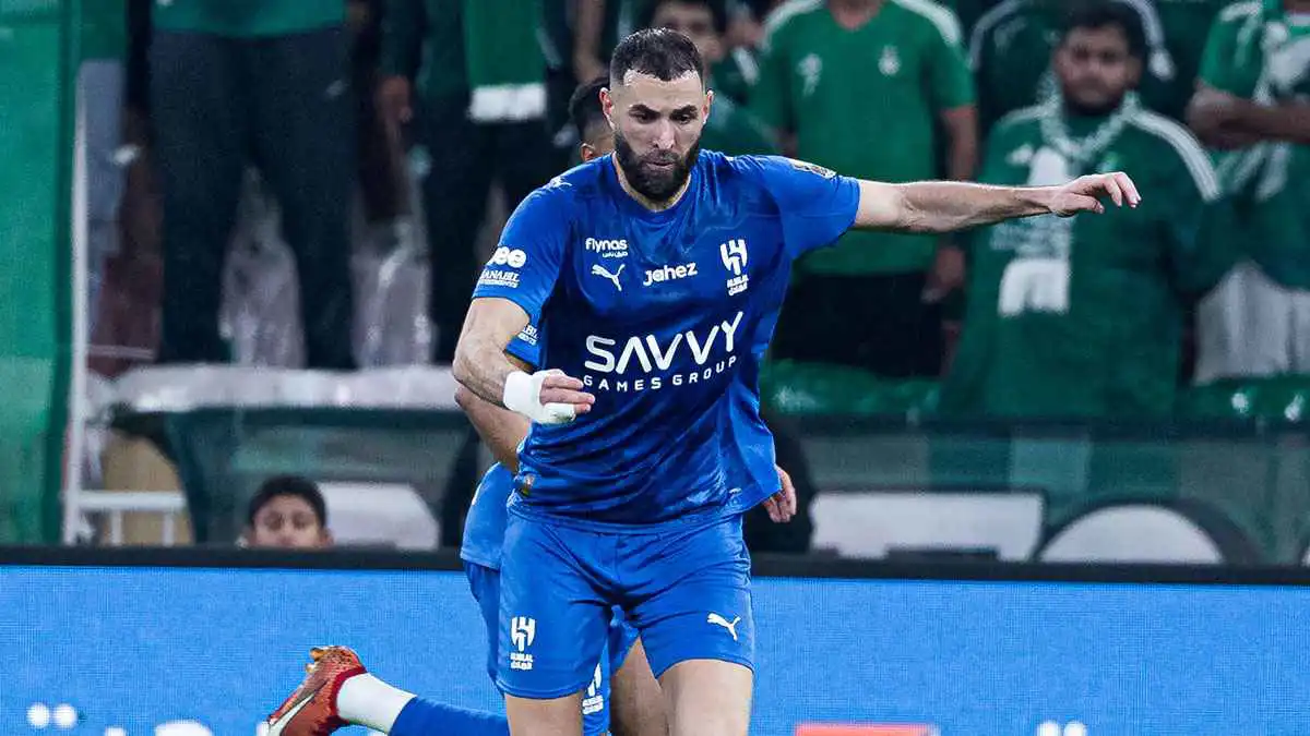 احلام بنزيما مع الهلال تتبخر و4 عقبات تمنعه من قيادة الزعيم محلياً وخارجيا 