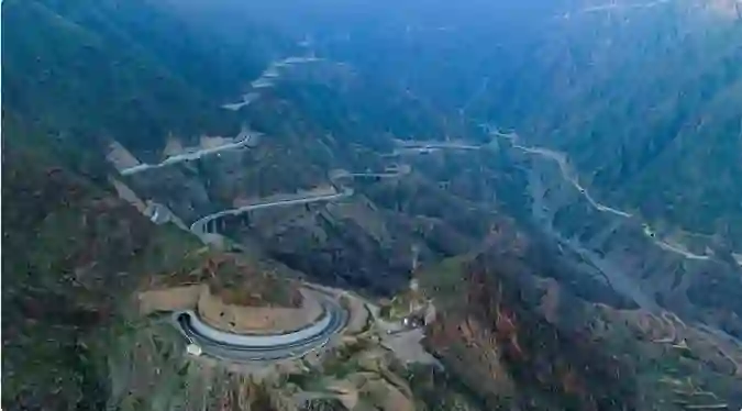 السعودية تصدم سكان الباحة بقرار حاسم حول عقبة الباحة وحركة السيارات فيها