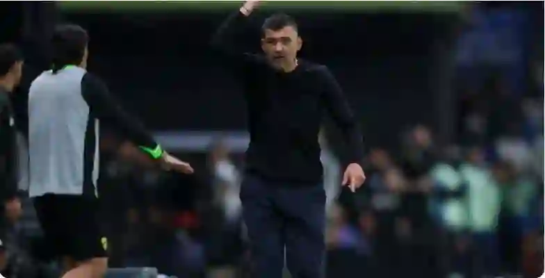 كونسيساو يفتح النار على أهلي جدة ويطلق وصف صادم على المباراة 