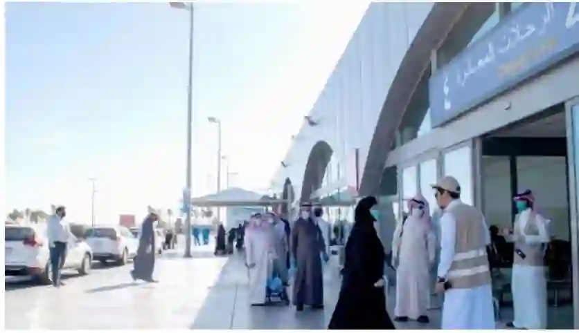 الحج والعمرة تستثني فئات جديدة وتمنحهم تصاريح للعمرة بعد وقف اصدارها بشكل كامل من السبت 