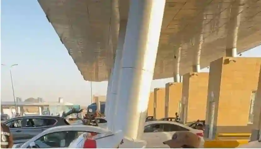 الجوازات والداخلية السعودية تحددان فئات المقيمين الذين يسمح لهم بدخول مكة المكرمة بعد صدور قرارات بتحديد من يحق لهم دخول العاصمة المقدسة 