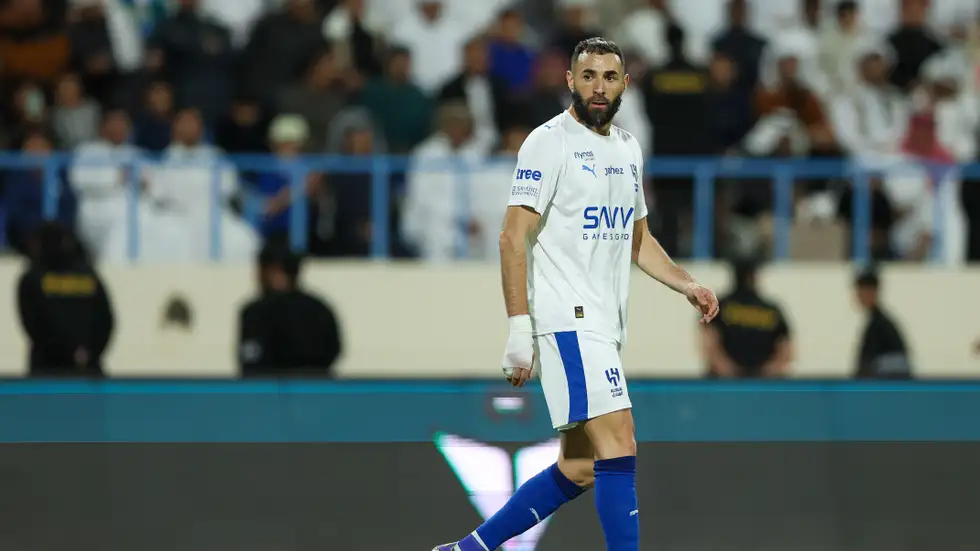 بنزيما يعيد مأساة نونيز الكارثية للهلال بسبب قرار غير متوقع 