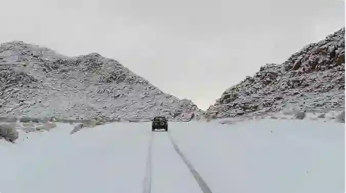 الأرصاد يعلن بدء تساقط الثلوج على هذه المناطق في الرياض والقصيم خلال الساعات القادمة 