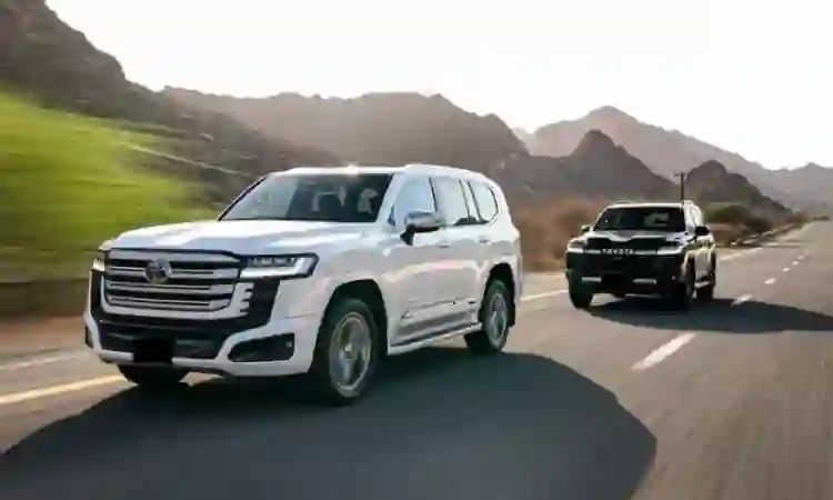 الكشف رسمياً عن مواصفات وتجهيزات وأسعار سيارة تويوتا لاندكروزر هايبرد 2026