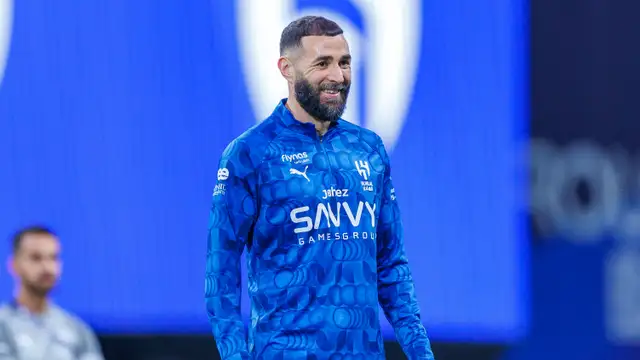 الفراج يكشف حقيقة ما عرضه الوليد بن طلال لشراء النادي 