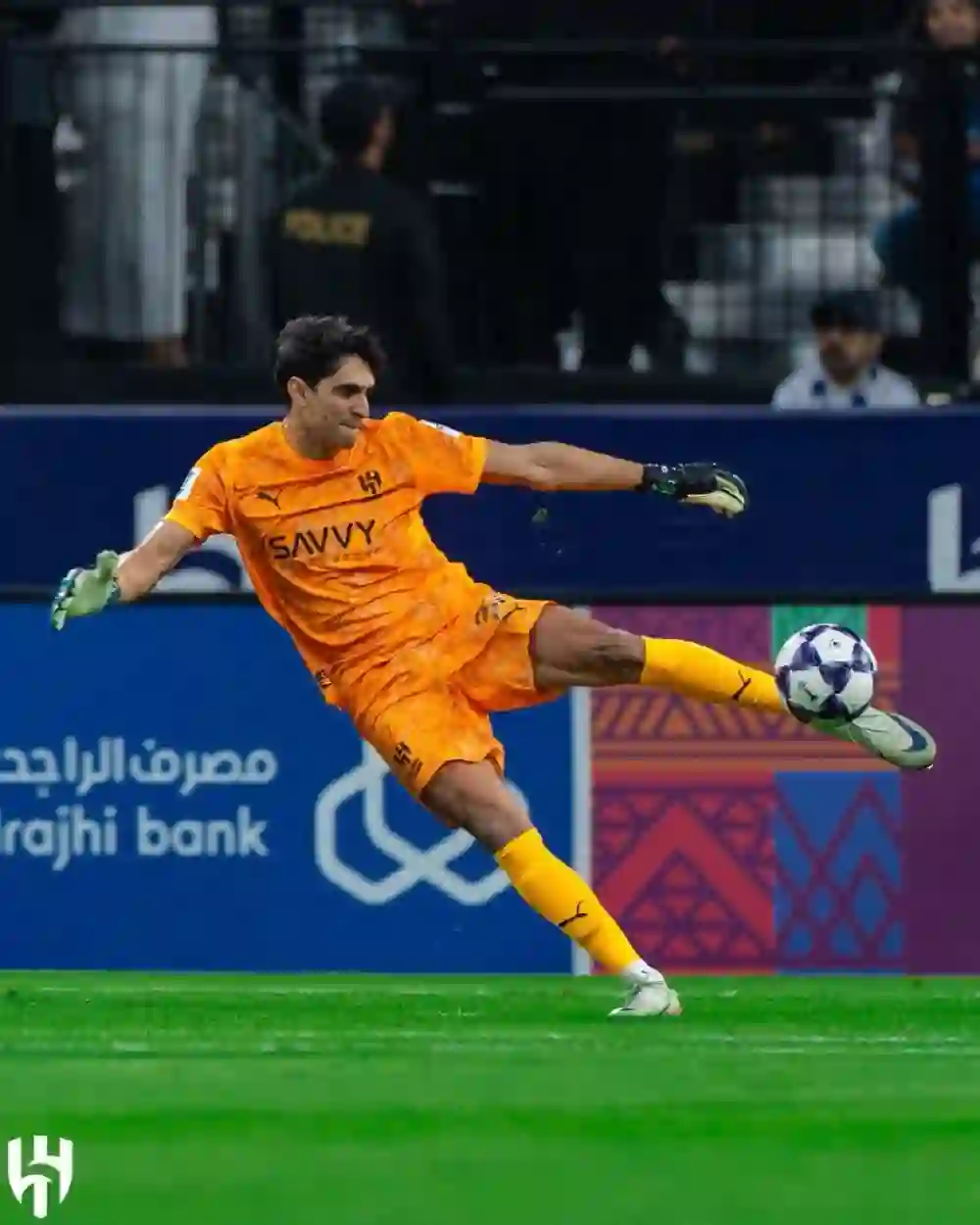 حقيقة ما كشفه ياسين بونو عن موقف جيسوس من انضمامه للهلال