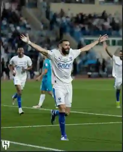 تسريبات تكشف المستور عن موقف بنزيما من صيام رمضان في أيام المباريات والتدريبات 