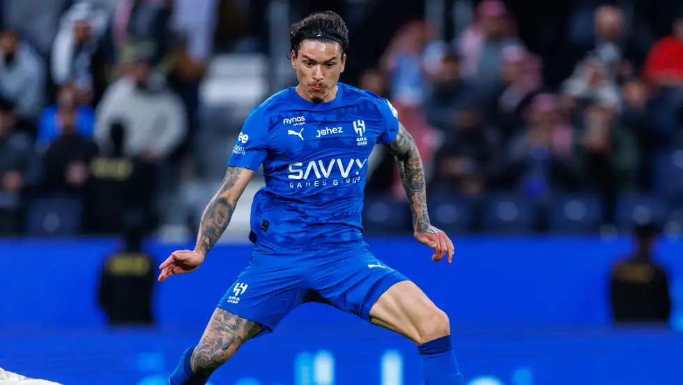 صحف أوربية تكشف عن طوق نجاة لانقاذ نجم الهلال من جحيم إنزاجي 