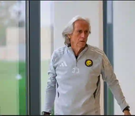 جيسوس يتسبب في انقسام حاد داخل إدارة النصر بسبب قراره حول حارس المرمى الجديد