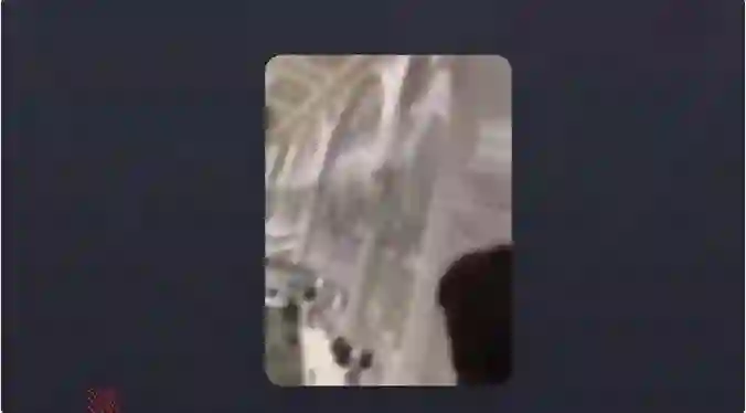 القصة الكاملة للشخص الذي القى نفسه من الادوار العلوية في المسجد الحرام 