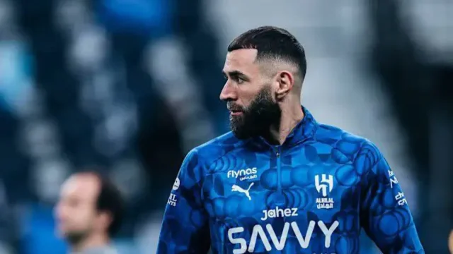 بنزيما يتسبب في ثاني كارثة للهلال منذ انتقاله والكشف عن ما يتم تداوله في الكواليس 