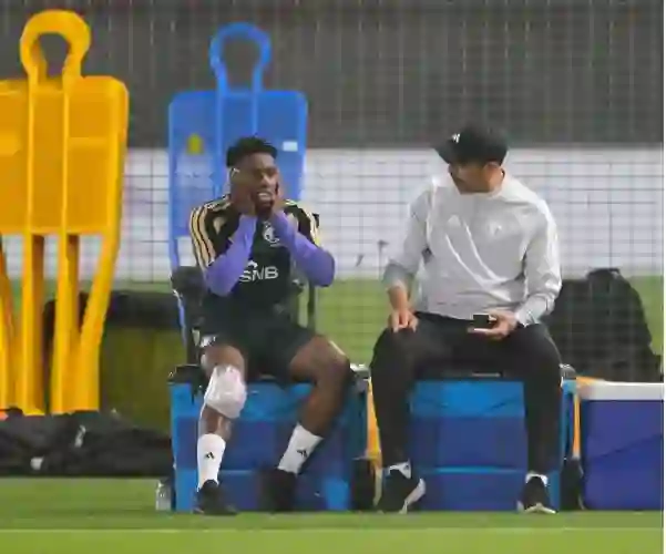 رينارد لا يتوقف ويستبعد اليوم نجم جديد من تشكيلة الاخضر في الوقت الحرج قبل مواجهة مصر 