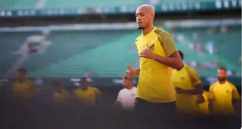 صفقة من العيار الثقيل تمنح الاتحاد خدمات نجم مانشستر يونايتد