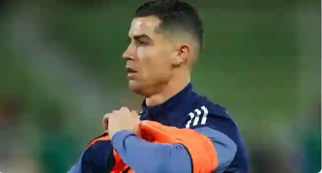 مصادر نصراوية تكشف من يقف وراء قرار رونالدو بالعودة غير المتوقعة للرياض 