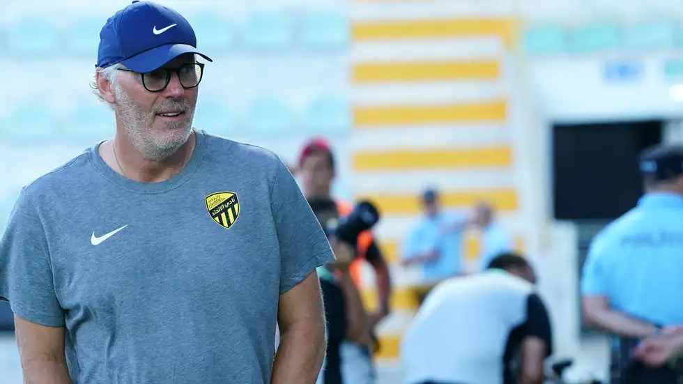 إدارة الاتحاد تفجر مفاجأة عن السبب الرئيسي وراء إقالة لوران بلان والتعاقد مع كونسيساو