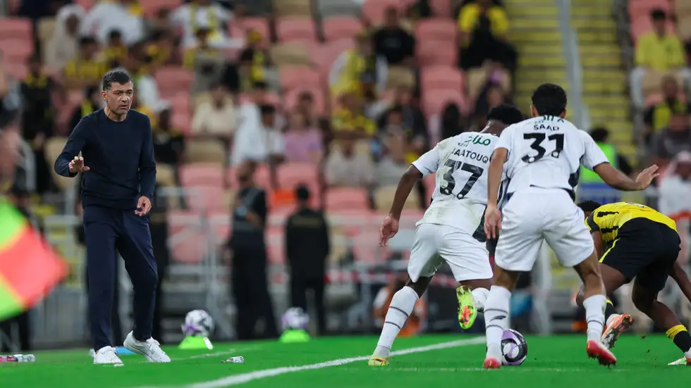 كونسيساو يخرج عن صمته ويكشف عن مفاجأة من العيار الثقيل