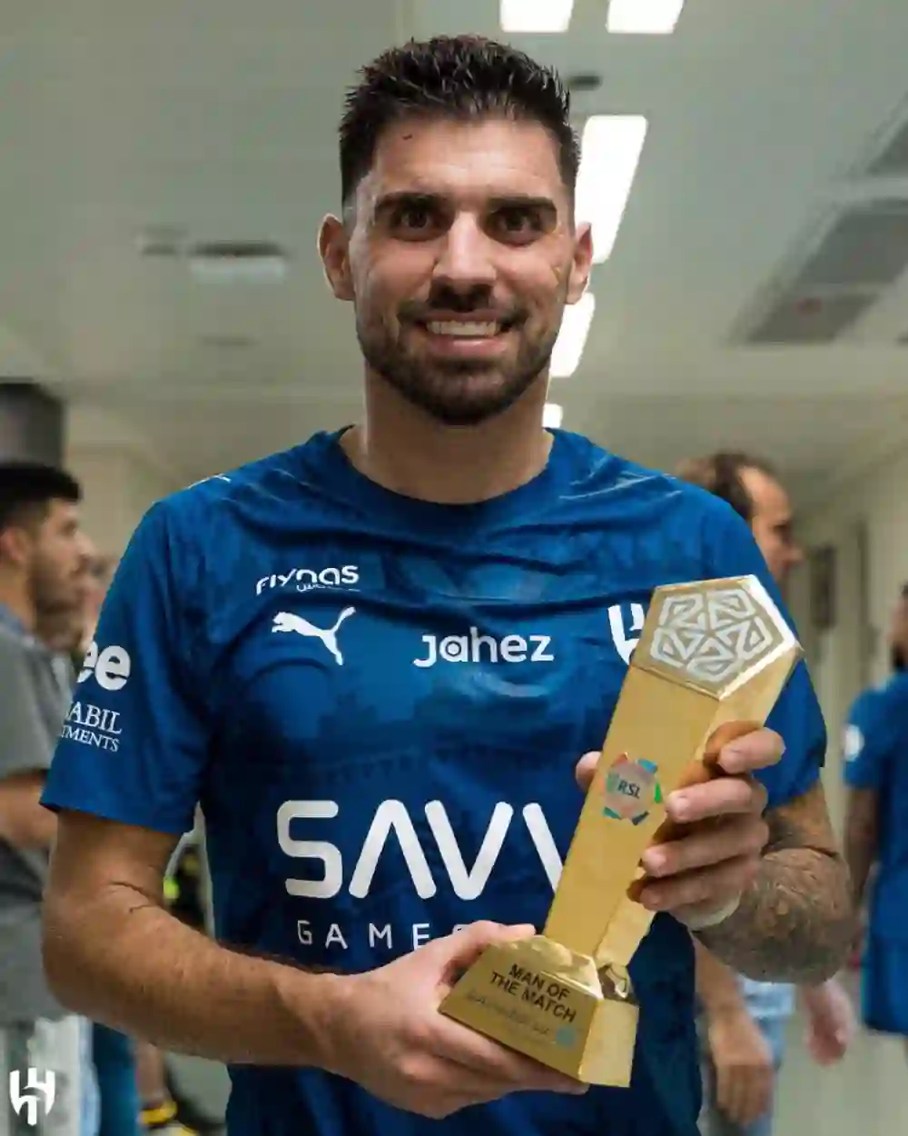 قنبلة جديدة في تفاصيل عقد نيفيز مع الهلال 