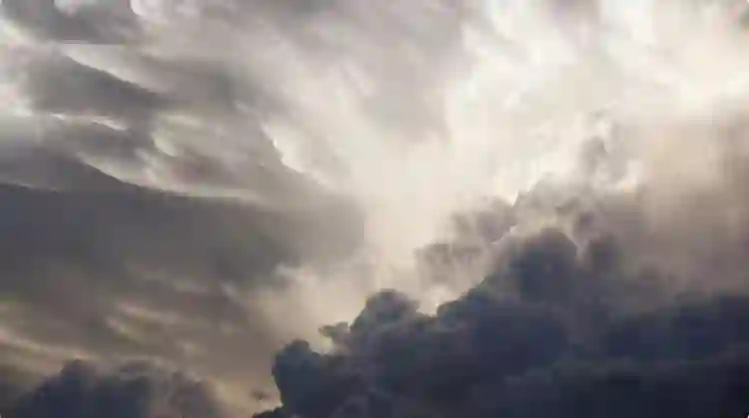 8 مناطق ستشهد خلال الساعات القادمة انعدام للرؤية بسبب الضباب الكثيف